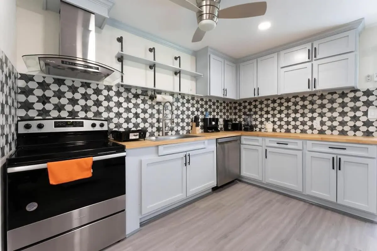 Exclusive Designer Home With Strip Views And Pool Лас-Вегас Вилла