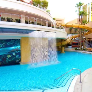Курортный комплекс Golden Nugget & Casino Vegas, Лас-Вегас