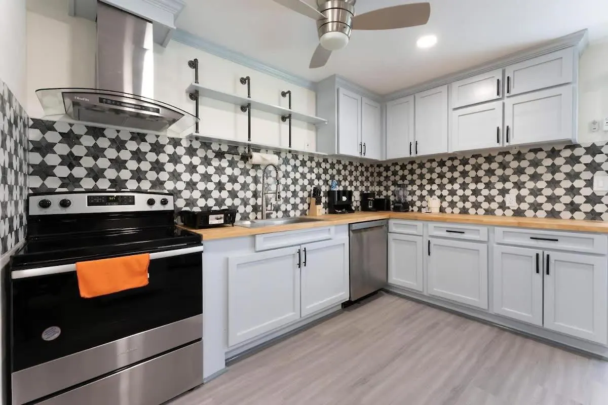 Villa Exclusive Designer Home With Strip Views And Pool Las Vegas United States