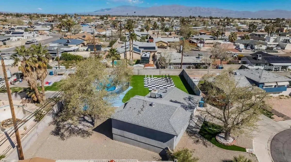 Exclusive Designer Home With Strip Views And Pool Las Vegas