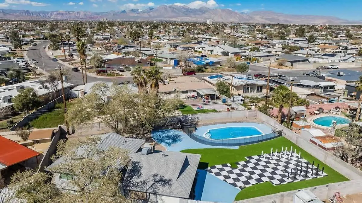 Villa Exclusive Designer Home With Strip Views And Pool Las Vegas