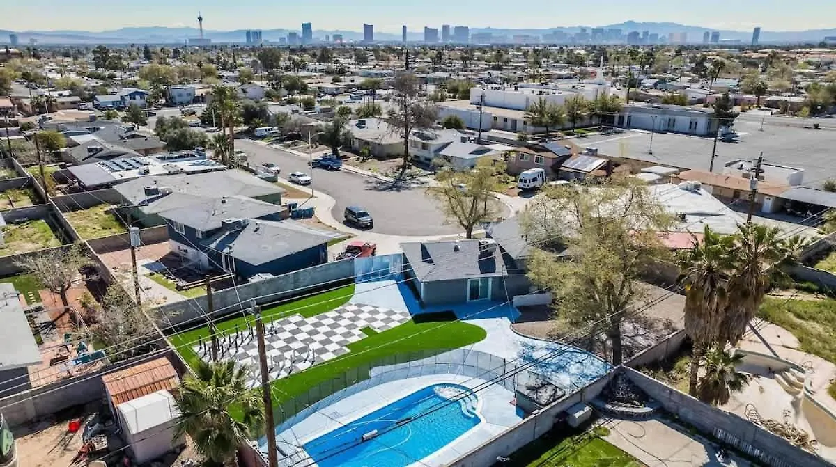 Exclusive Designer Home With Strip Views And Pool Las Vegas United States