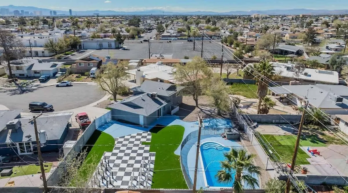 Villa Exclusive Designer Home With Strip Views And Pool Las Vegas United States