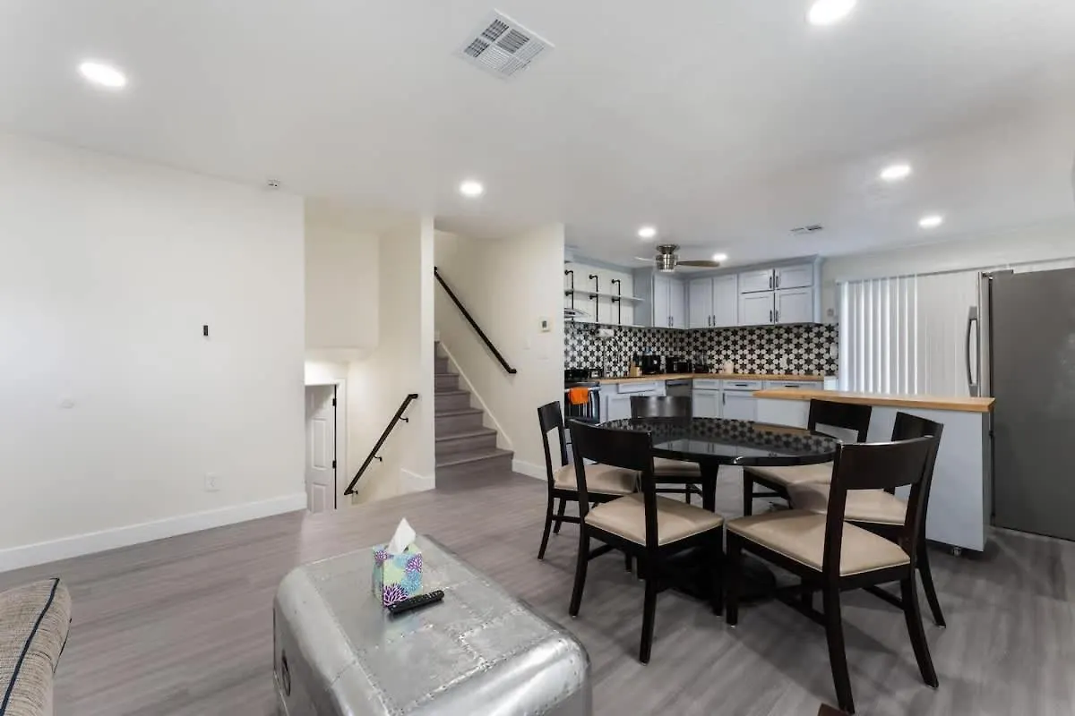Exclusive Designer Home With Strip Views And Pool Las Vegas