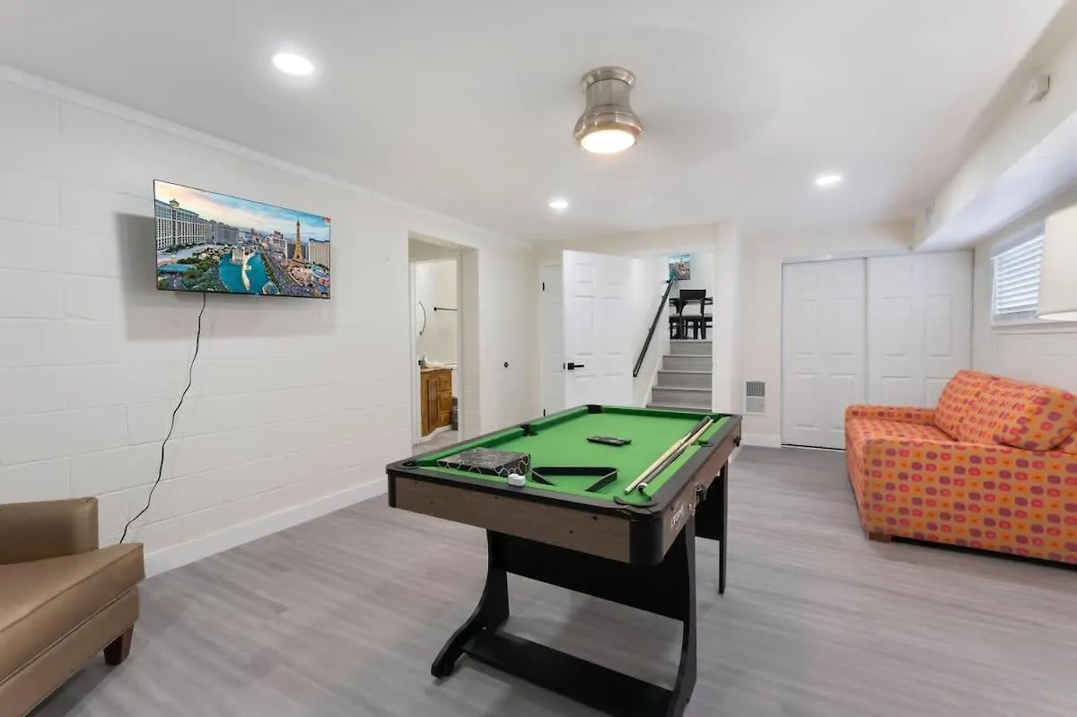 Exclusive Designer Home With Strip Views And Pool Las Vegas