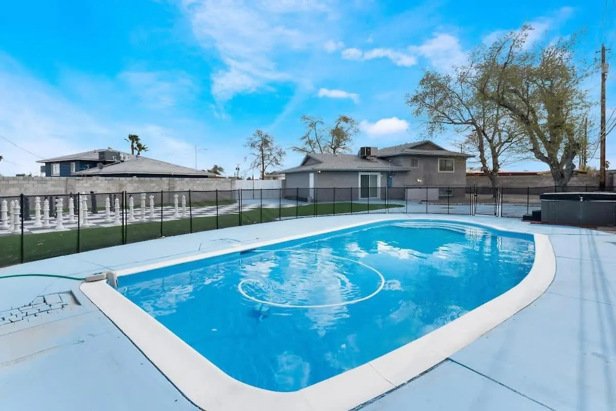 Exclusive Designer Home With Strip Views And Pool Las Vegas